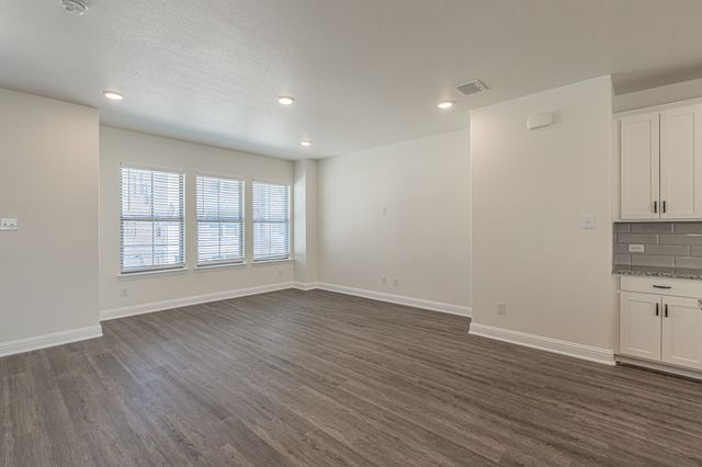 124 Peach Orchard Lane, Euless, TX 76040