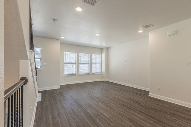 124 Peach Orchard Lane, Euless, TX 76040