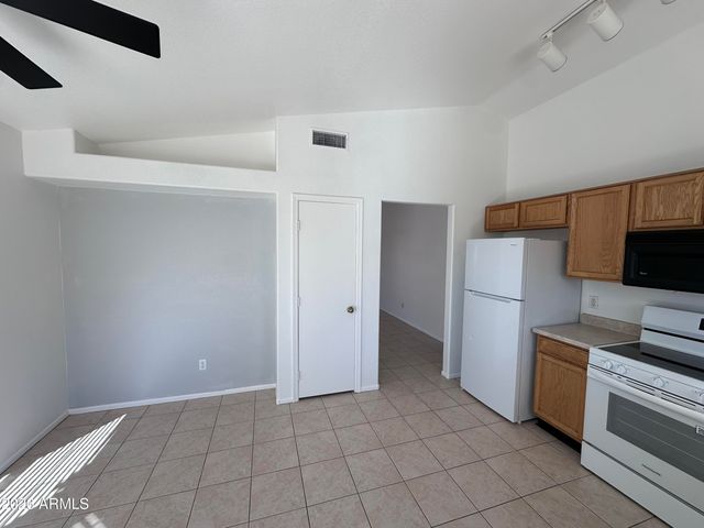 3043 W COVEY Lane, Phoenix, AZ 85027