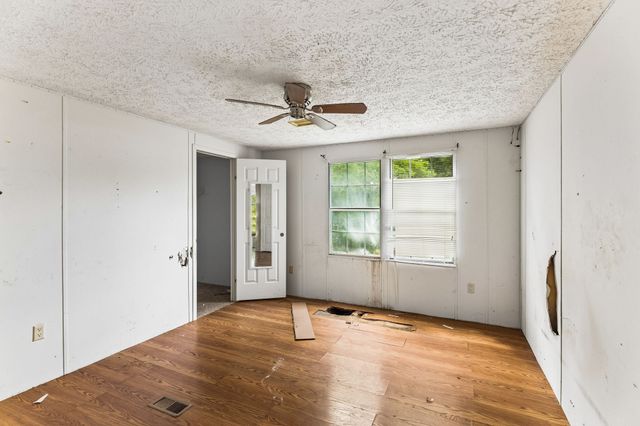 19 Clark Mill Rd, Fayetteville, TN 37334