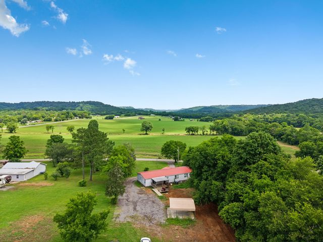 19 Clark Mill Rd, Fayetteville, TN 37334