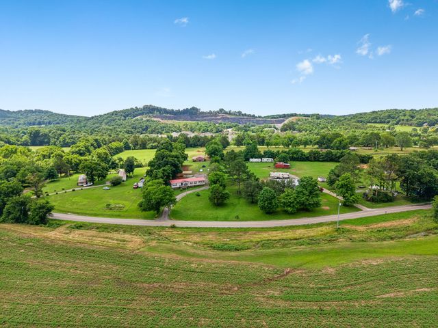 19 Clark Mill Rd, Fayetteville, TN 37334