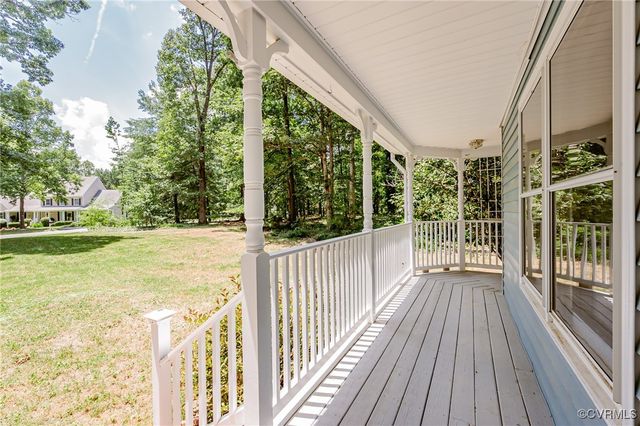 16200 Hunters Ridge Ln, Moseley, VA 23120
