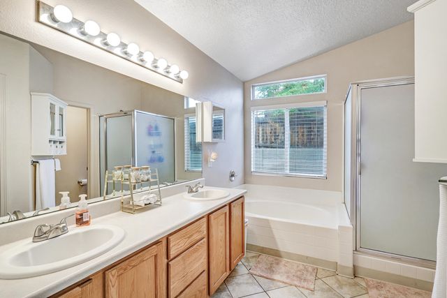 6109 Cyonus Avenue NW, Albuquerque, NM 87114
