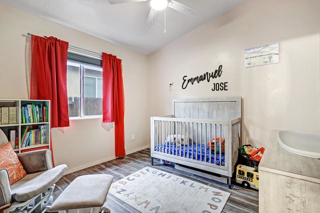 6109 Cyonus Avenue NW, Albuquerque, NM 87114