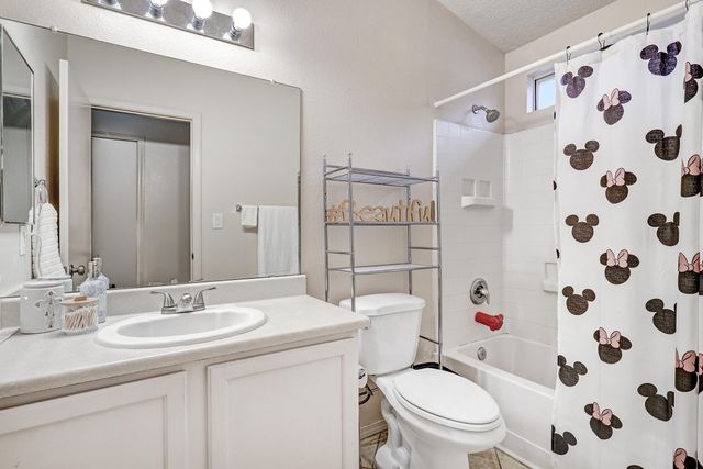 6109 Cyonus Avenue NW, Albuquerque, NM 87114