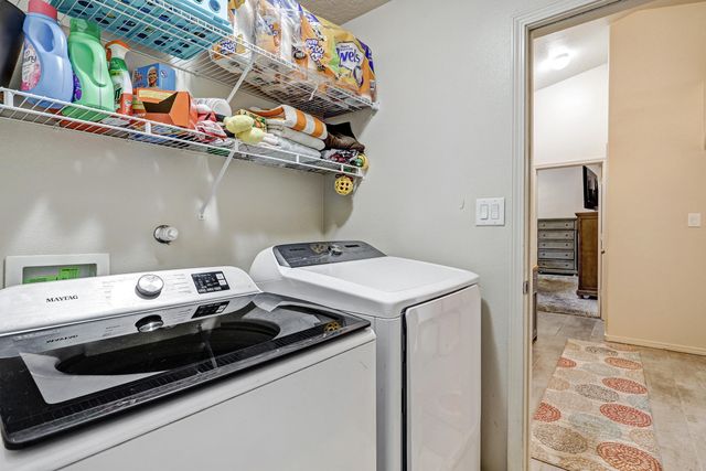 6109 Cyonus Avenue NW, Albuquerque, NM 87114
