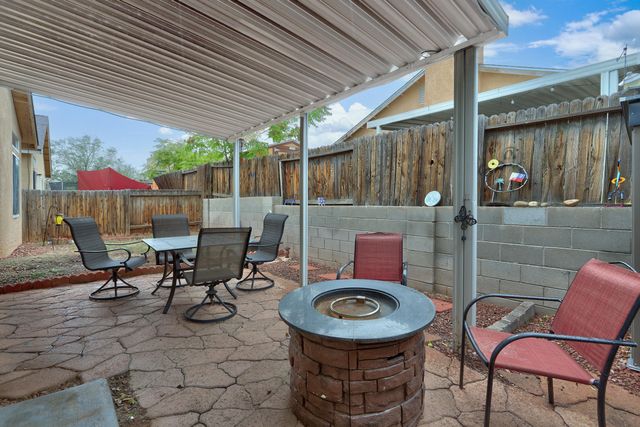 6109 Cyonus Avenue NW, Albuquerque, NM 87114