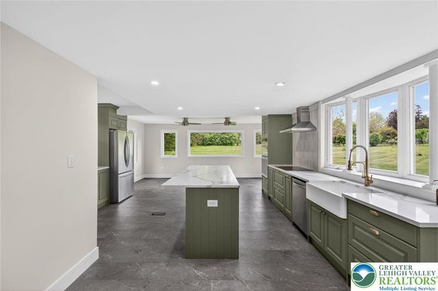 6125 Weaversville Road, Bethlehem City, PA 18017