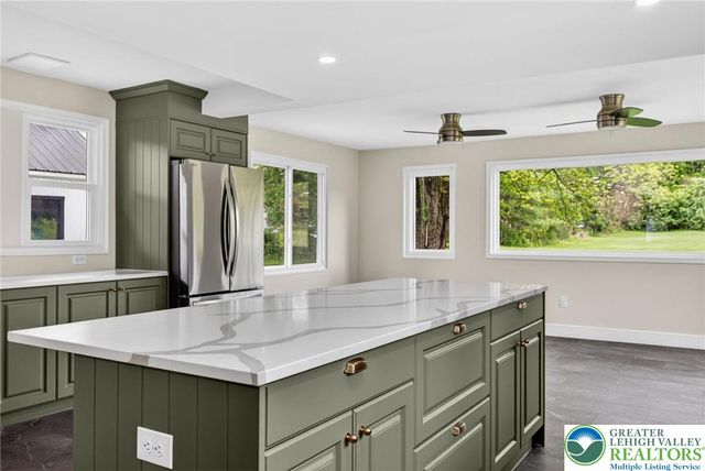 6125 Weaversville Road, Bethlehem City, PA 18017