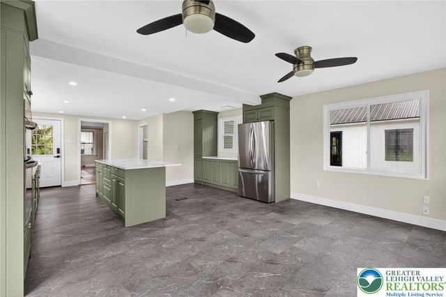 6125 Weaversville Road, Bethlehem City, PA 18017