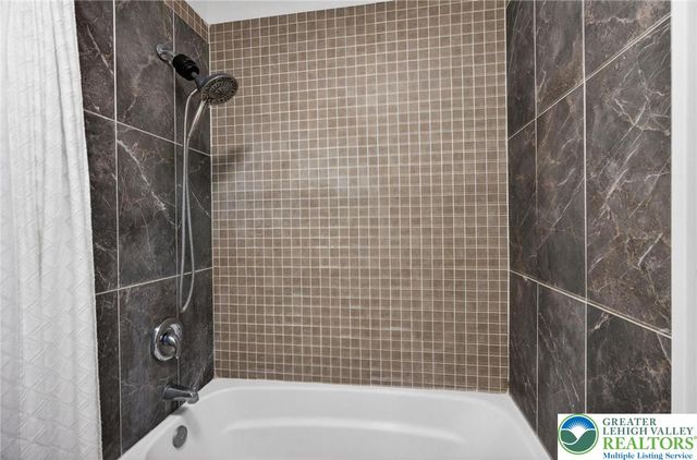 6125 Weaversville Road, Bethlehem City, PA 18017
