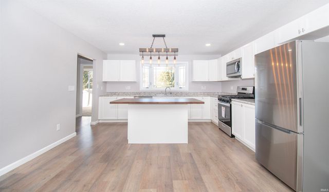 1007 W 100 South, Albion, IN 46701