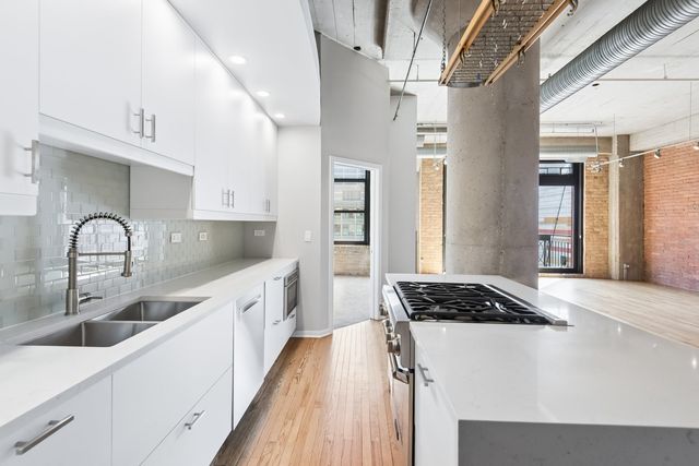 360 W ILLINOIS Street 5F, Chicago, IL 60654