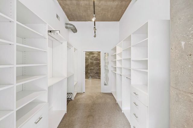 360 W ILLINOIS Street 5F, Chicago, IL 60654