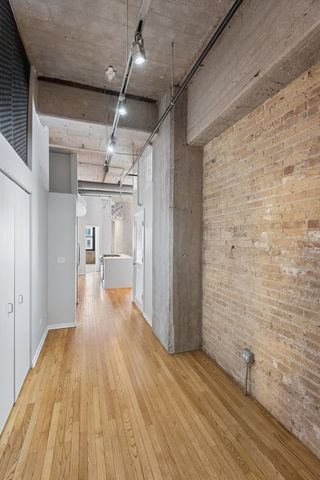 360 W ILLINOIS Street 5F, Chicago, IL 60654