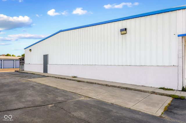 3537 W Two Mile House Road, Columbus, IN 47201