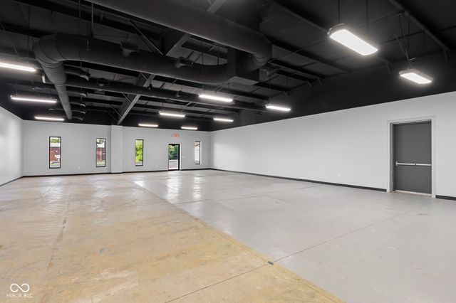 3537 W Two Mile House Road, Columbus, IN 47201