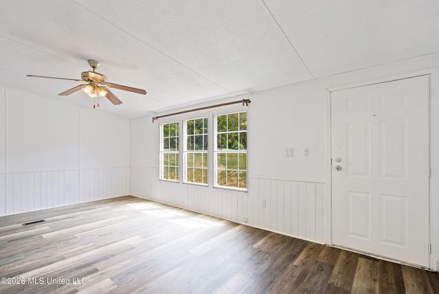 258 Coles Point Road, Batesville, MS 38606