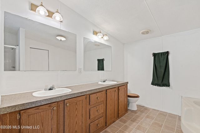 258 Coles Point Road, Batesville, MS 38606