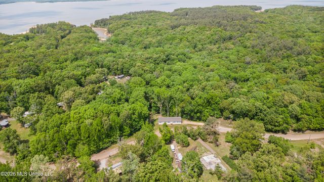 258 Coles Point Road, Batesville, MS 38606