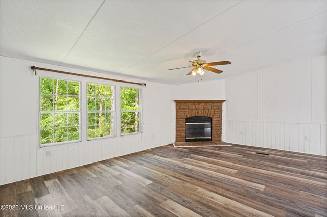 258 Coles Point Road, Batesville, MS 38606