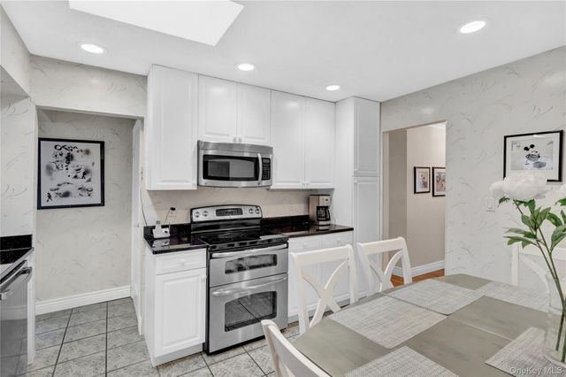 46 Kalda Lane, Plainview, NY 11803