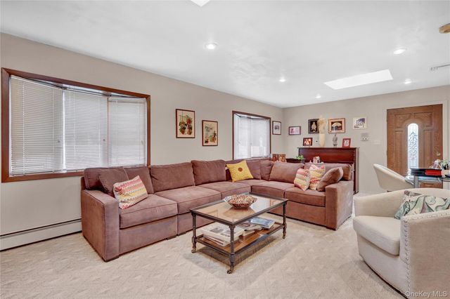 46 Kalda Lane, Plainview, NY 11803