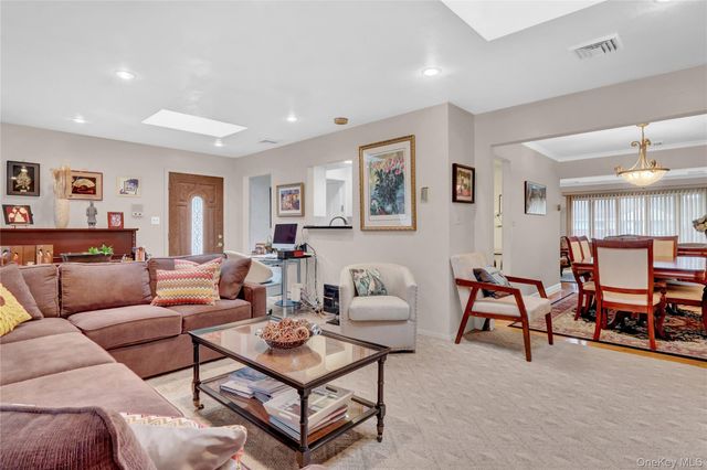 46 Kalda Lane, Plainview, NY 11803