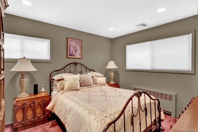 46 Kalda Lane, Plainview, NY 11803