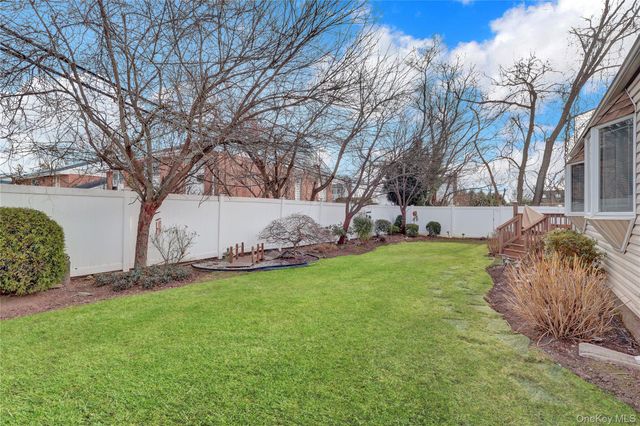 46 Kalda Lane, Plainview, NY 11803