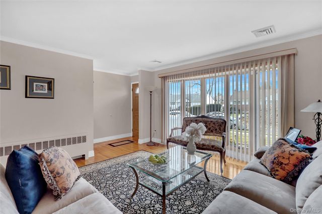 46 Kalda Lane, Plainview, NY 11803