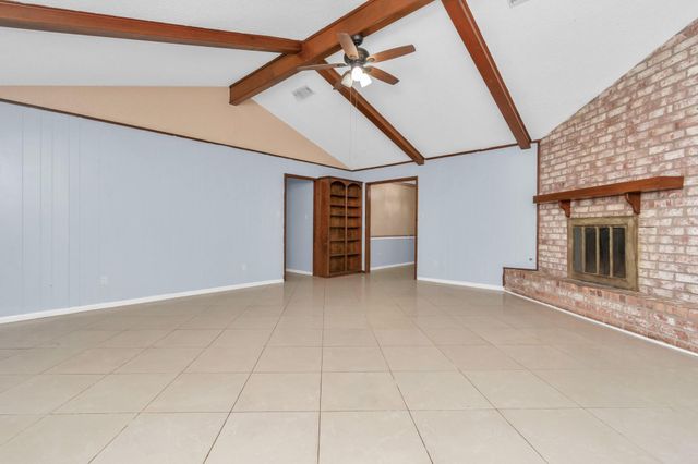 800 Fairway Drive, Richmond, TX 77469