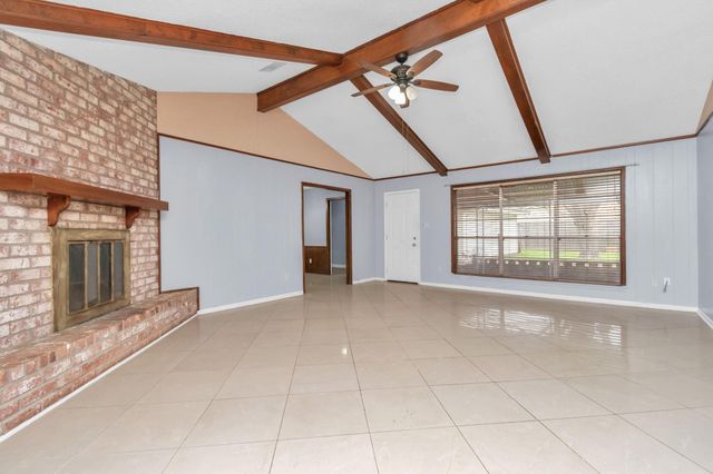800 Fairway Drive, Richmond, TX 77469