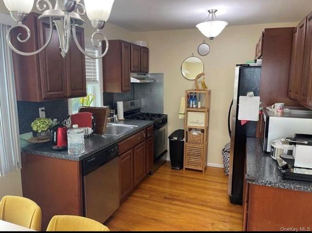 30 Audrey Avenue, Plainview, NY 11803