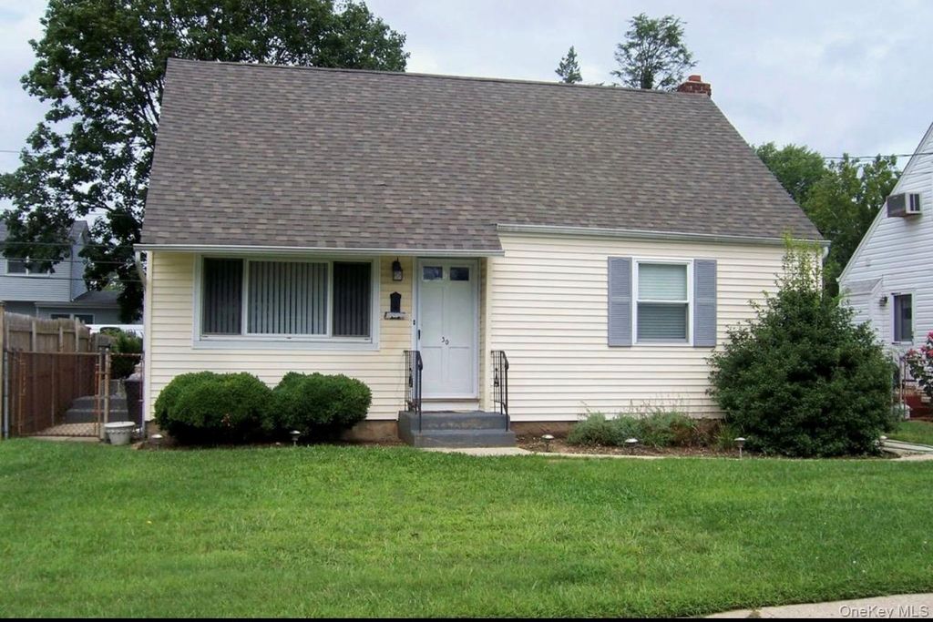 30 Audrey Avenue, Plainview, NY 11803