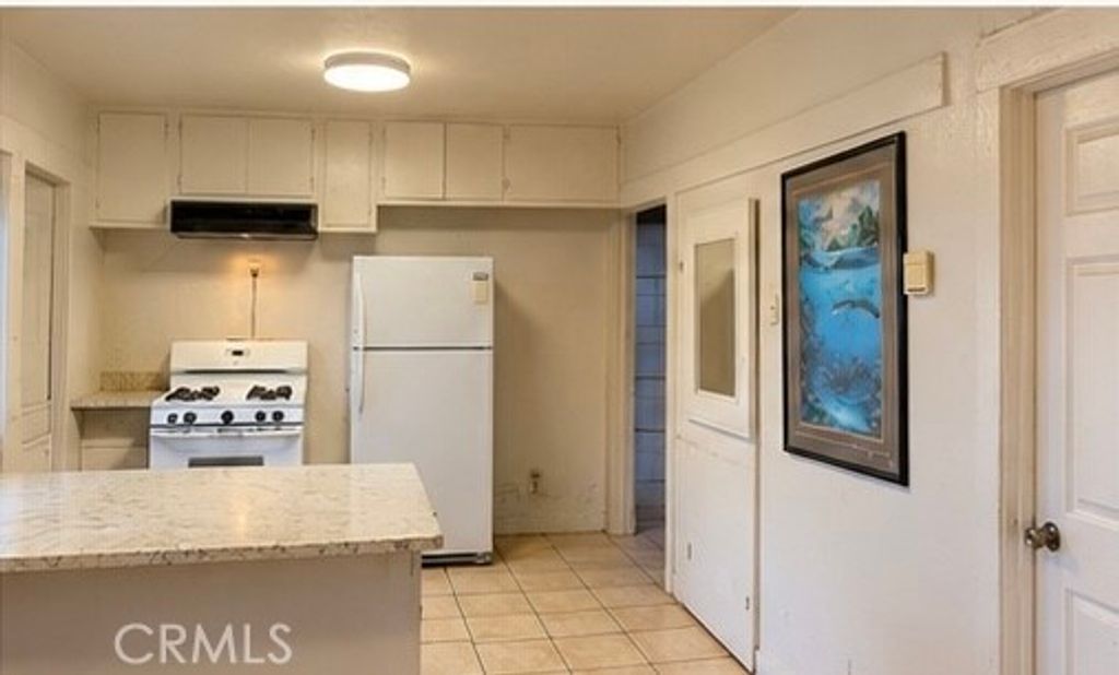 4267 Menlo, Los Angeles, CA 90037 — photo 4