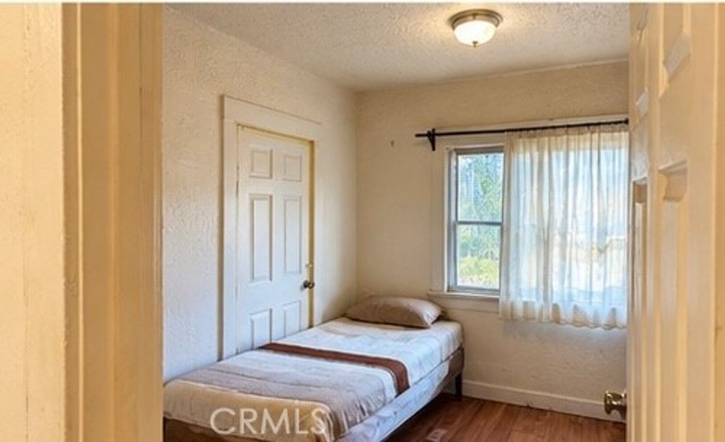 4267 Menlo, Los Angeles, CA 90037 — photo 5