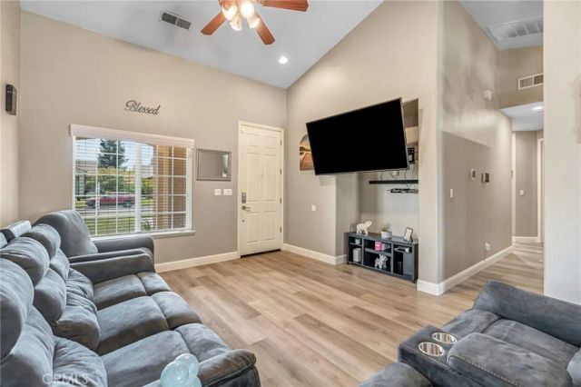6336 W Wrenwood, Fresno, CA 93723