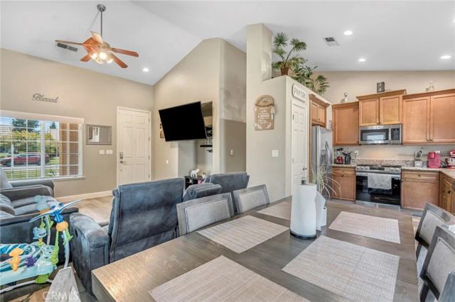 6336 W Wrenwood, Fresno, CA 93723
