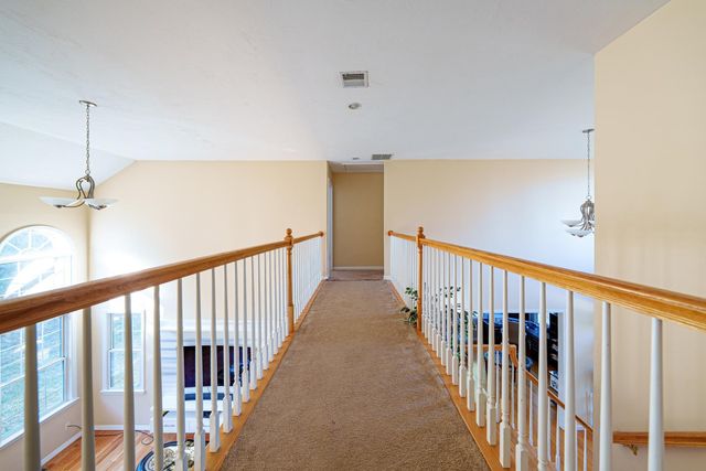 300 Crownshield Avenue, Uxbridge, MA 01569