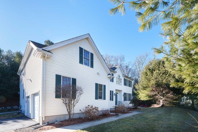 300 Crownshield Avenue, Uxbridge, MA 01569
