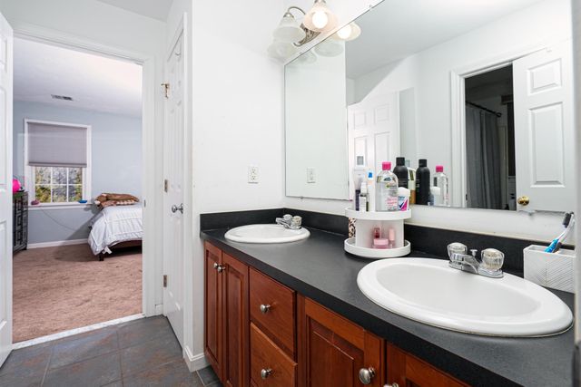 300 Crownshield Avenue, Uxbridge, MA 01569