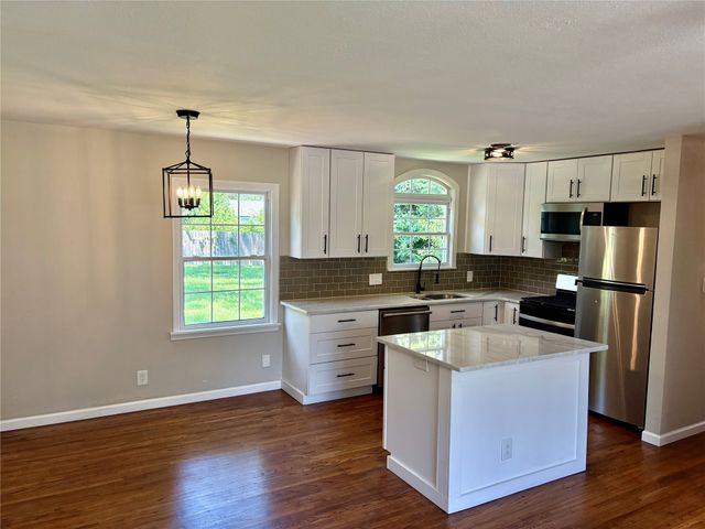 2131 W 46th Place S, Tulsa, OK 74107