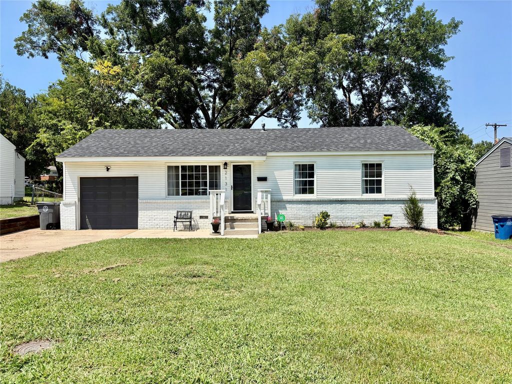 2131 W 46th Place S, Tulsa, OK 74107