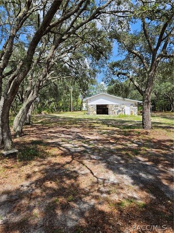 4300 W Roadrunner Court, Homosassa, FL 34446