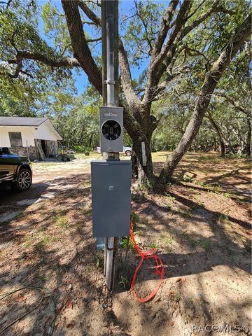 4300 W Roadrunner Court, Homosassa, FL 34446
