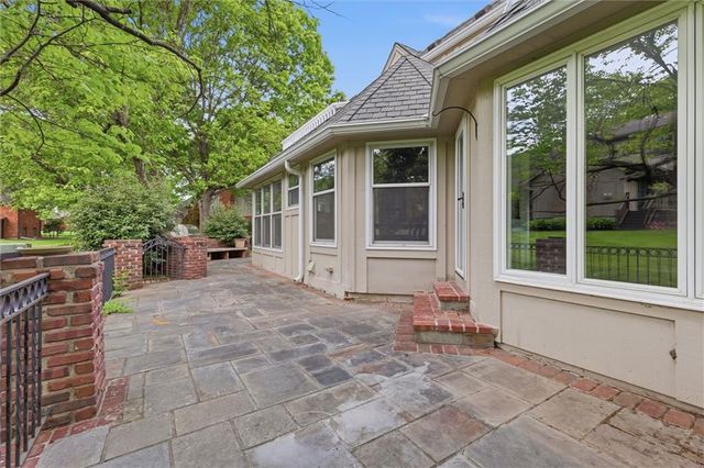 3015 W 83rd Street, Leawood, KS 66206