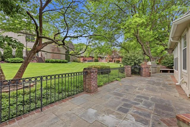 3015 W 83rd Street, Leawood, KS 66206