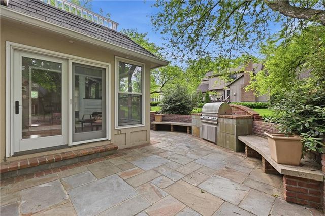 3015 W 83rd Street, Leawood, KS 66206